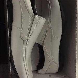 Men’s slip on dress shoes